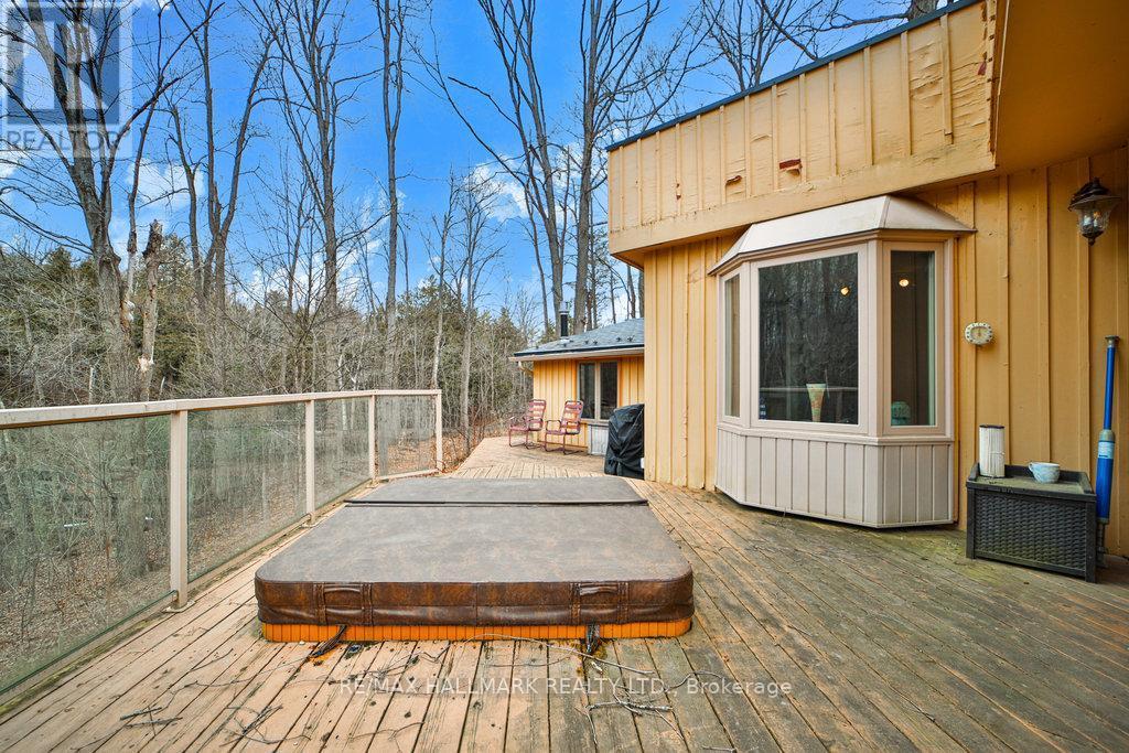 Hot Tub - 14728 Heritage Road, Caledon, ON