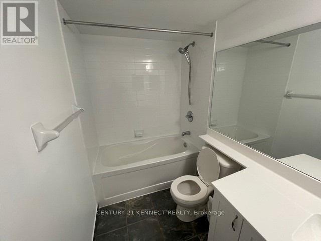 418 - 1070 Sheppard Avenue W, Toronto, ON - Indoor Photo Showing Bathroom