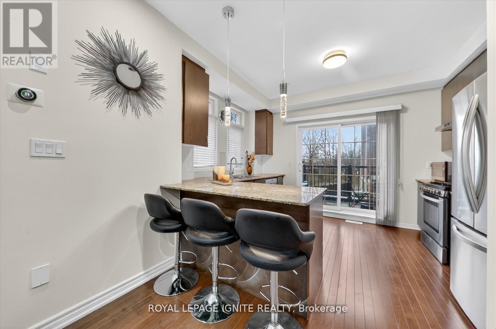 95 - 117A The Queensway, Toronto, ON - Indoor
