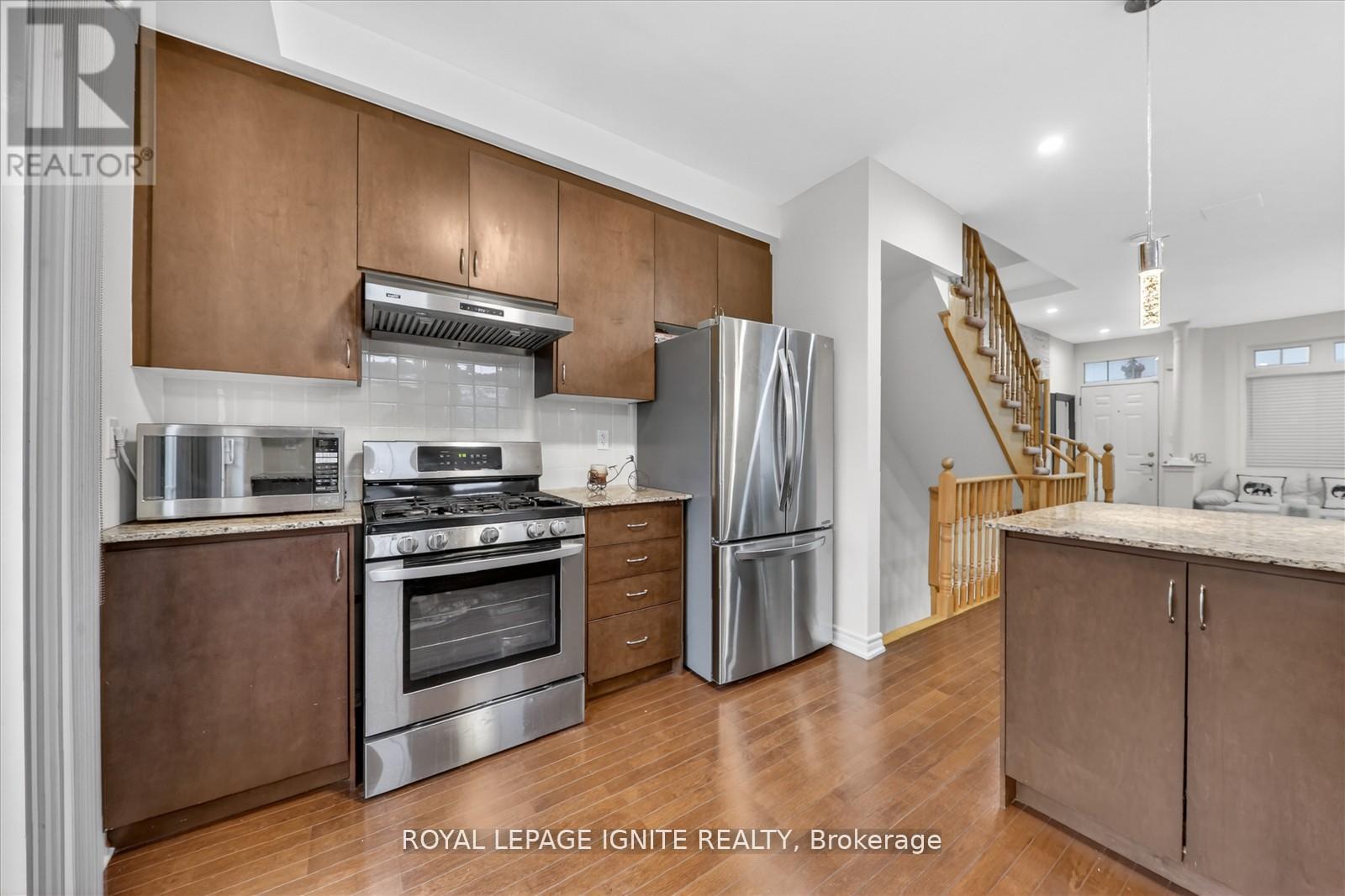 95 - 117A The Queensway, Toronto, ON - Indoor Photo Showing Kitchen