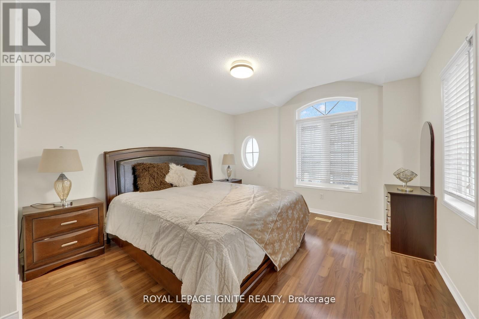 95 - 117A The Queensway, Toronto, ON - Indoor Photo Showing Bedroom
