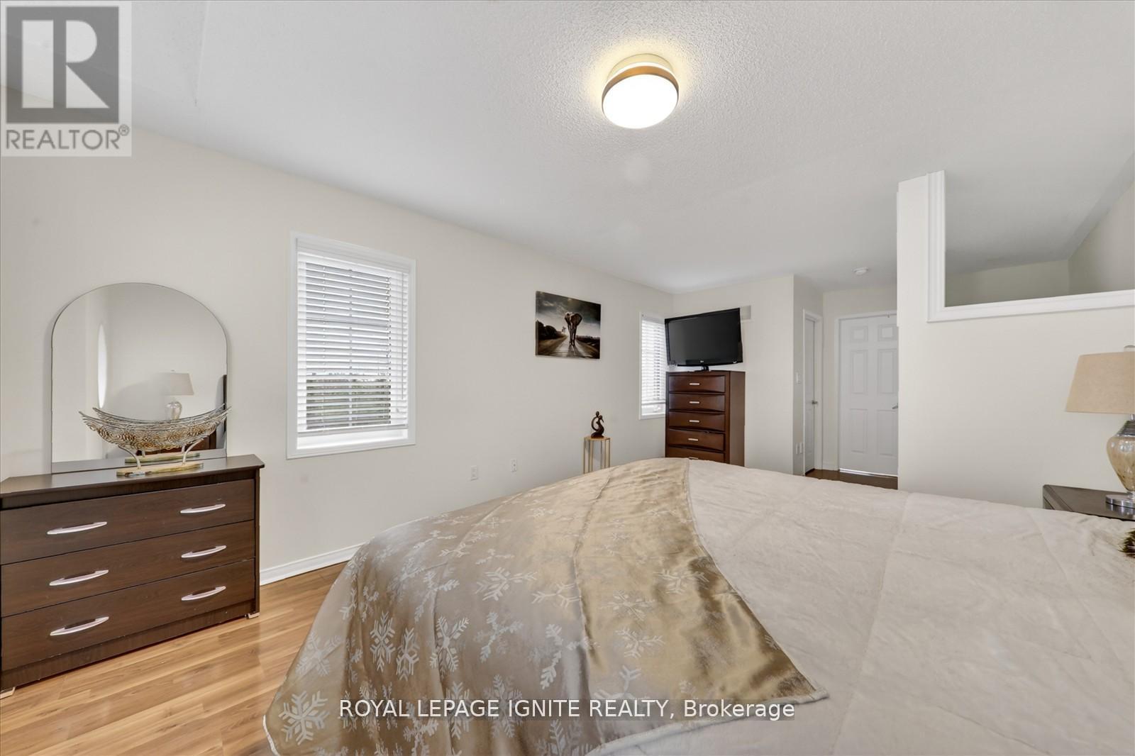 95 - 117A The Queensway, Toronto, ON - Indoor Photo Showing Bedroom