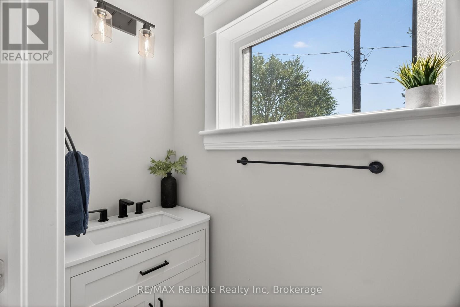 2 piece bathroom - 185 Trafalgar Street, West Perth (Mitchell), ON - Indoor Photo Showing Other Room