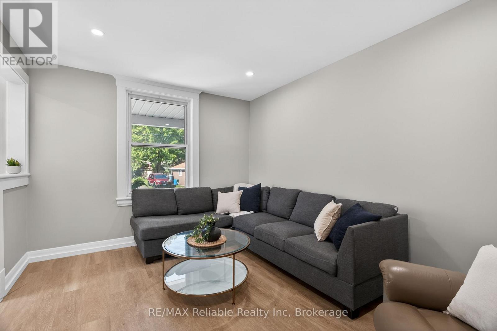 Living Room - 185 Trafalgar Street, West Perth (Mitchell), ON - Indoor Photo Showing Living Room