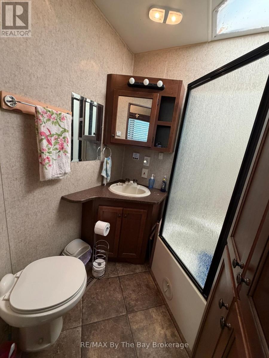 55 - 170 Linton Road, Georgian Bay (Baxter), ON - Indoor Photo Showing Bathroom