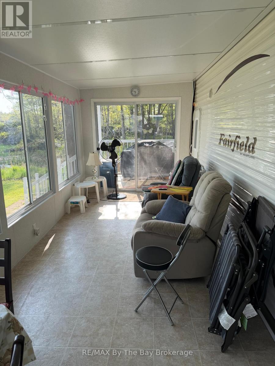 55 - 170 Linton Road, Georgian Bay (Baxter), ON - Indoor Photo Showing Living Room