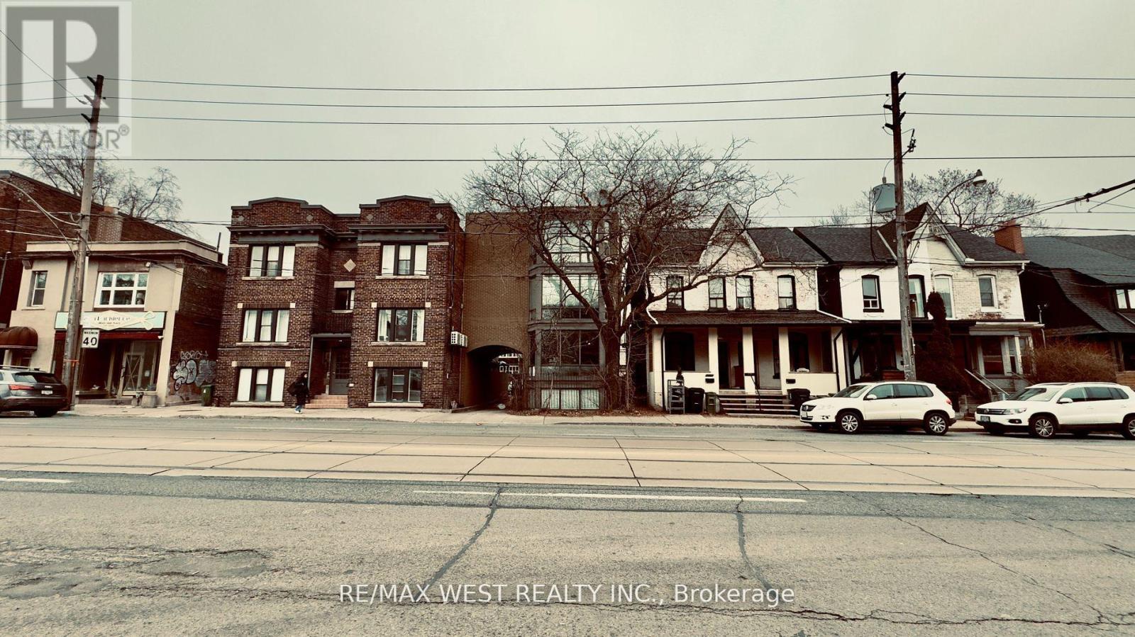 1061 Bathurst Street, Toronto, ON - Outdoor