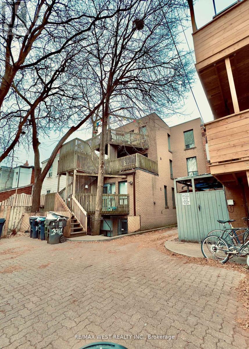 1061 Bathurst Street, Toronto, ON - Outdoor