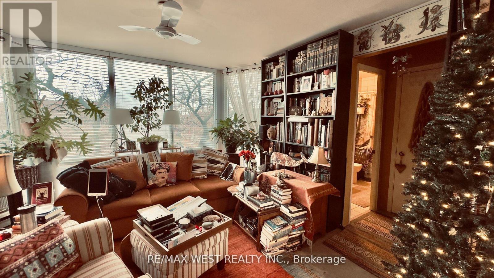 1061 Bathurst Street, Toronto, ON - Indoor Photo Showing Other Room