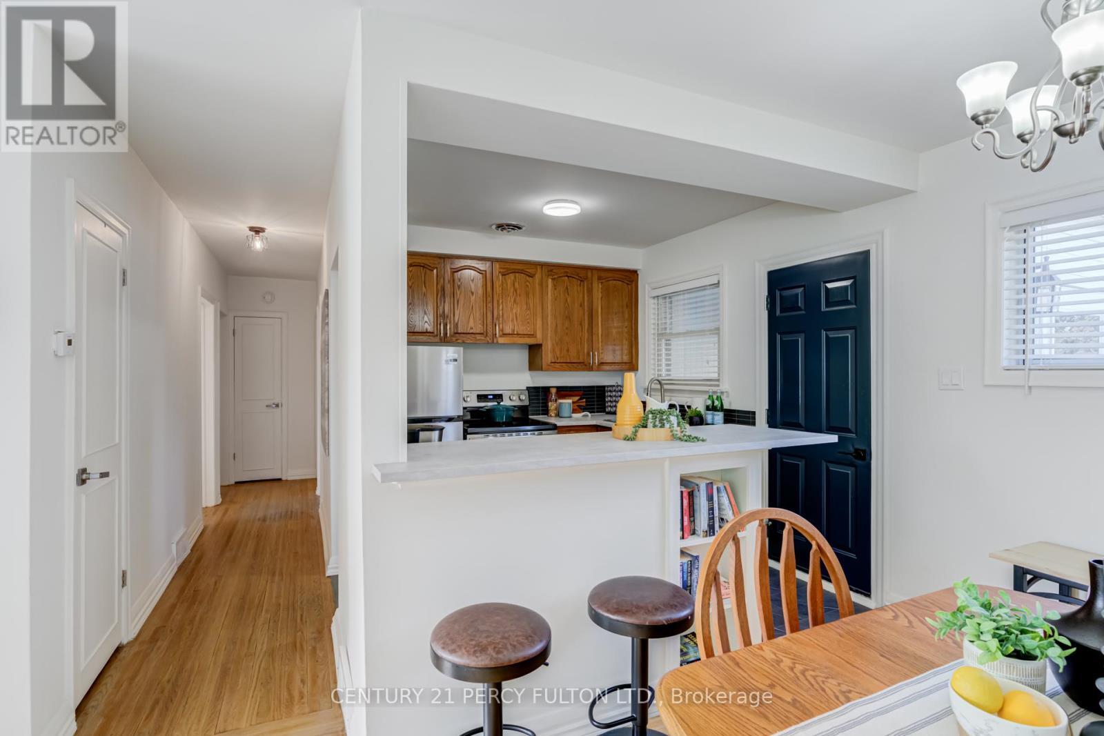 10 Mendip Crescent, Toronto, ON - Indoor