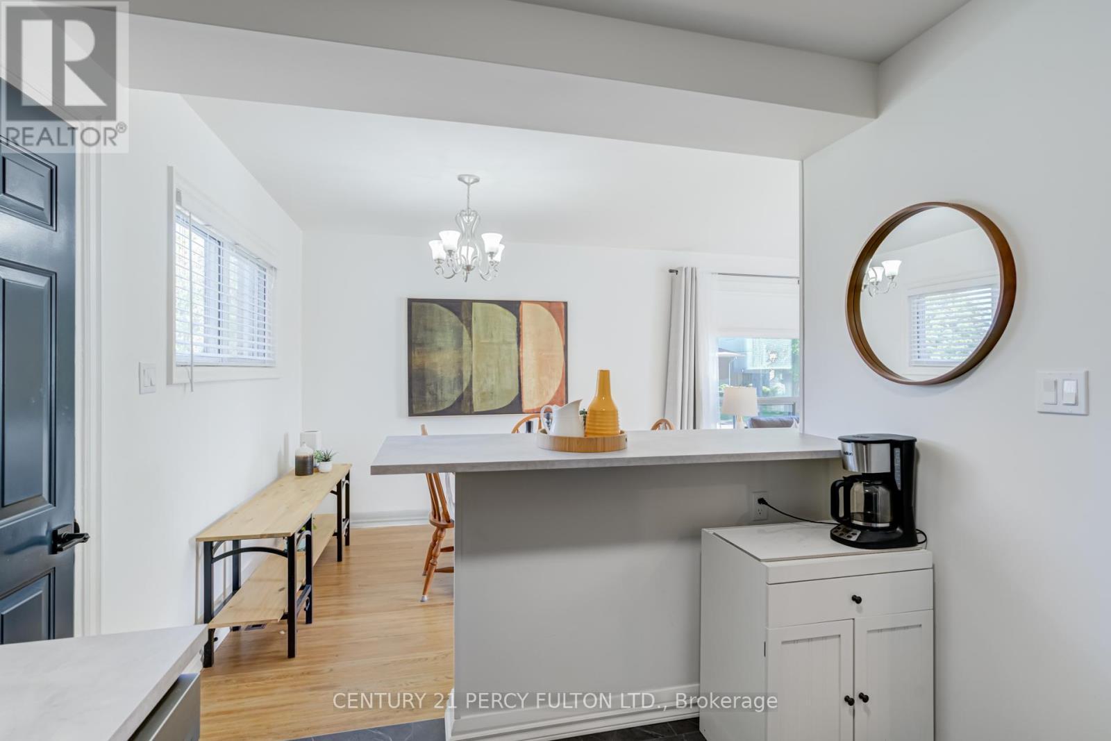 10 Mendip Crescent, Toronto, ON - Indoor