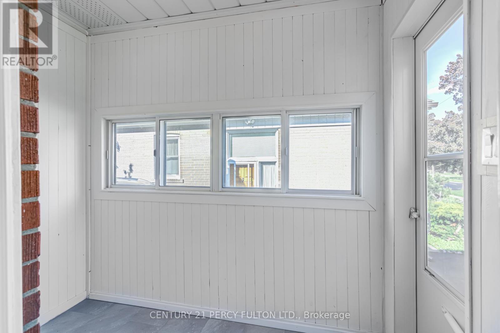 10 Mendip Crescent, Toronto, ON - Indoor Photo Showing Other Room
