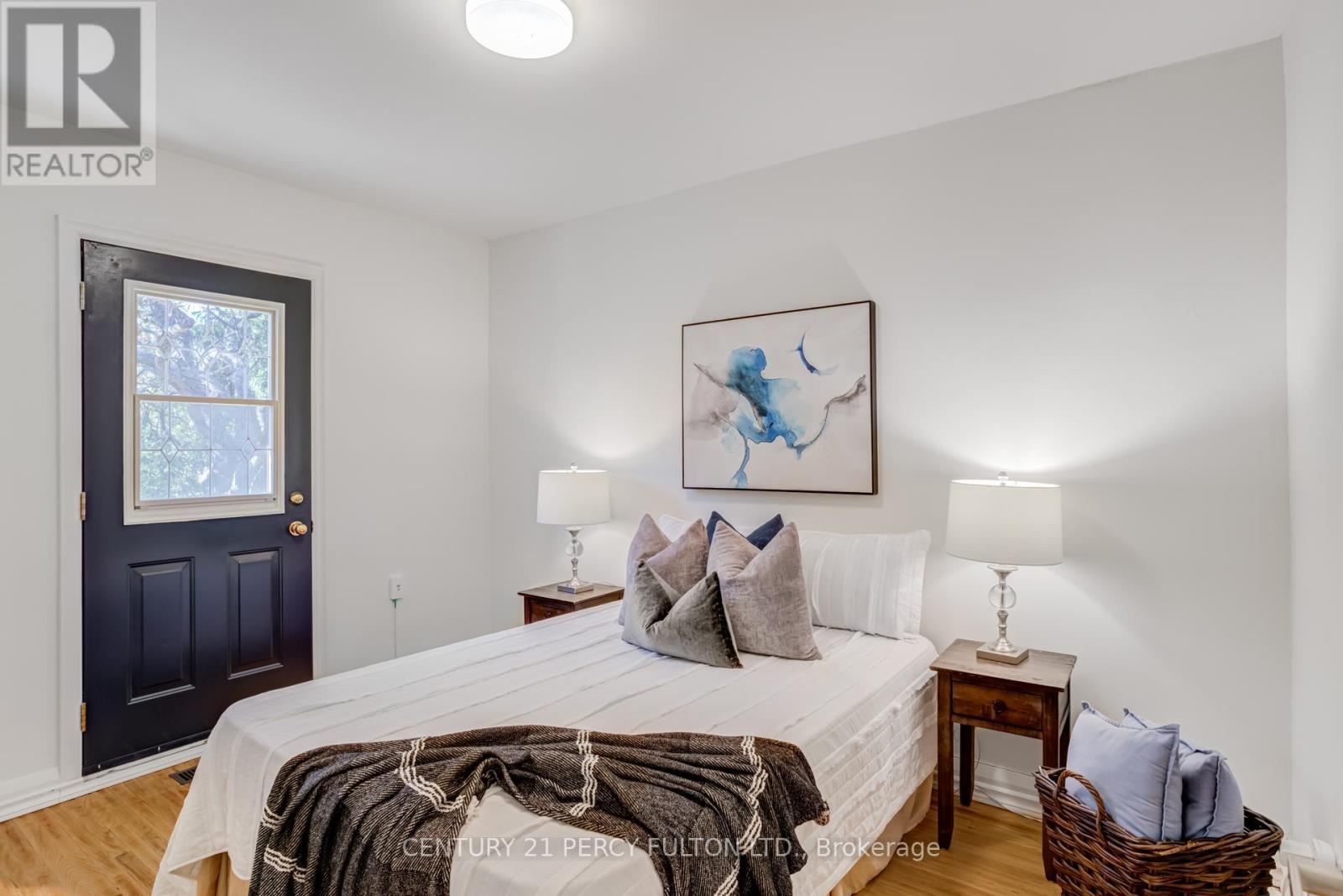 10 Mendip Crescent, Toronto, ON - Indoor Photo Showing Bedroom