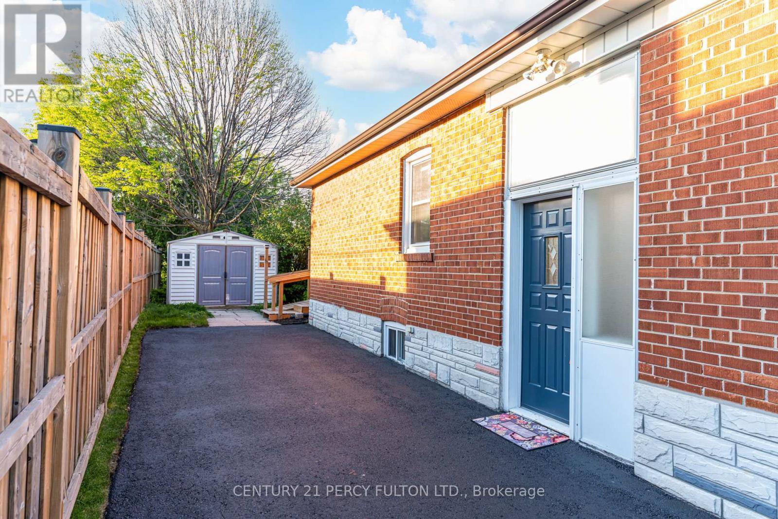 10 Mendip Crescent, Toronto, ON - Outdoor With Exterior