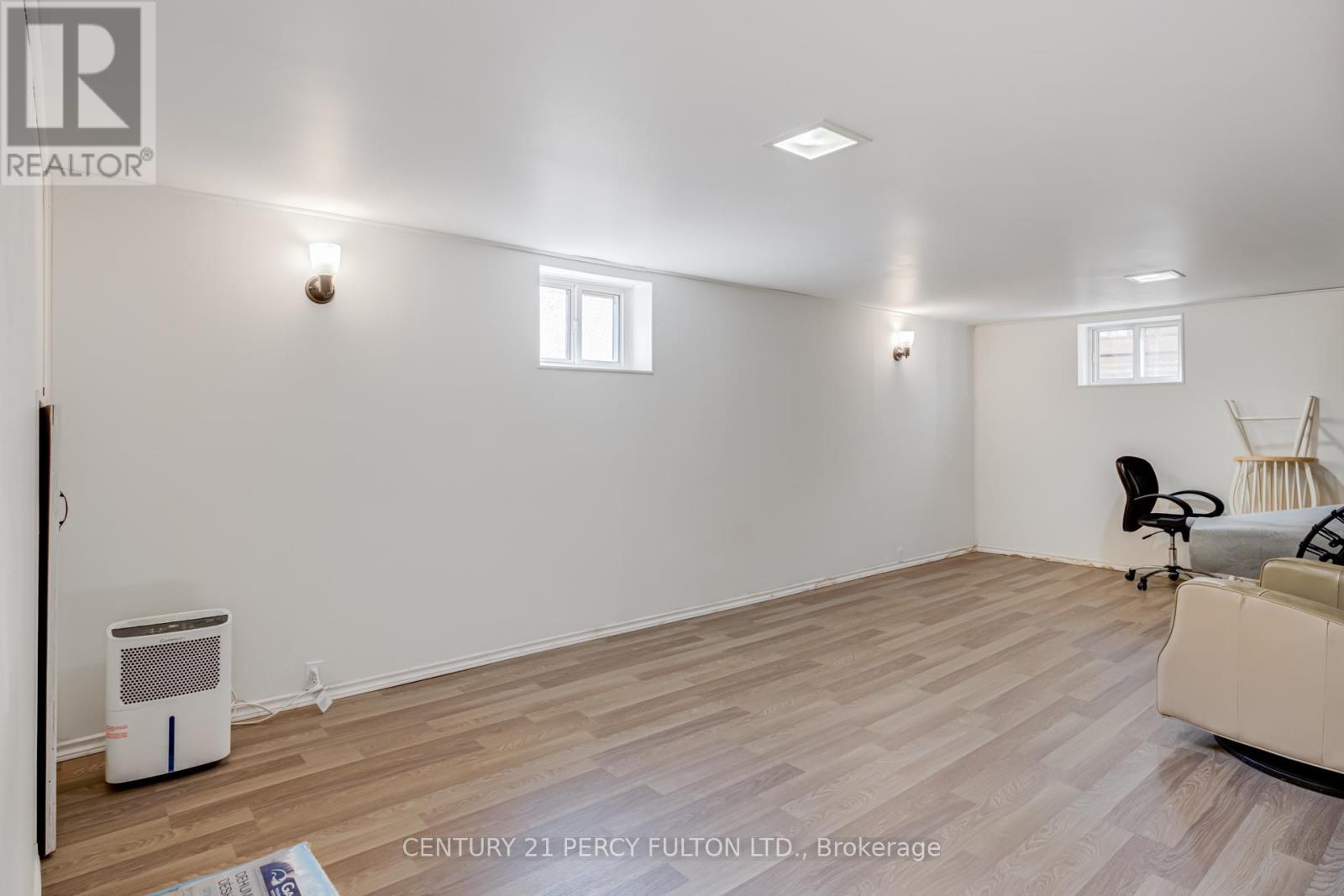10 Mendip Crescent, Toronto, ON - Indoor