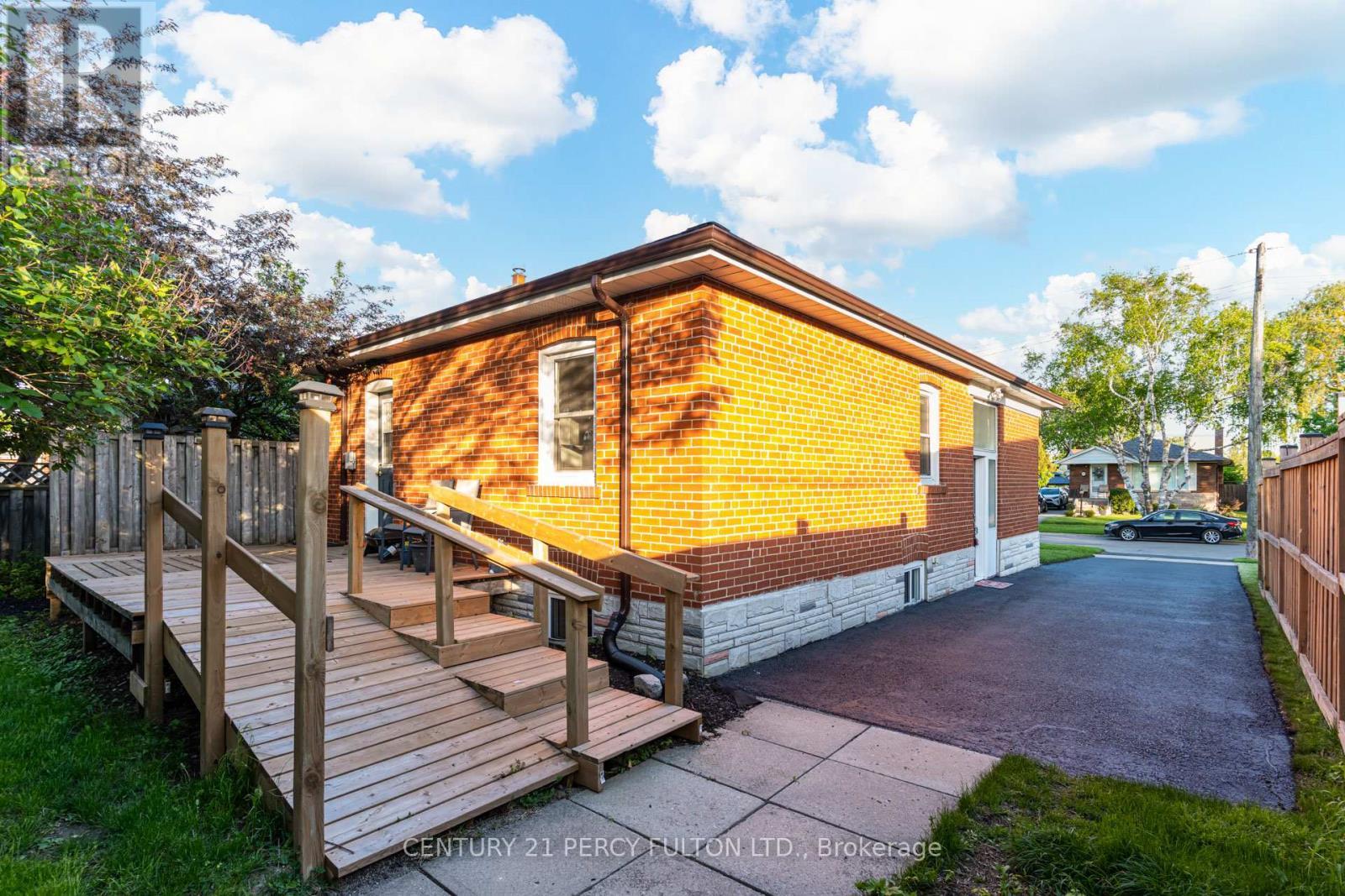 10 Mendip Crescent, Toronto, ON - Outdoor With Deck Patio Veranda With Exterior