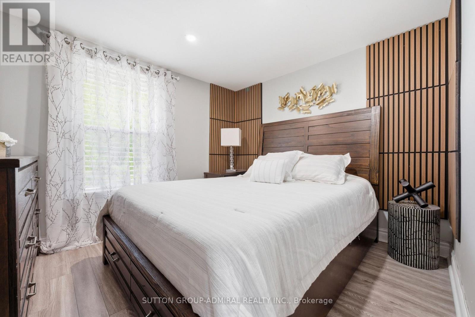 20 Brock Street E, Oshawa, ON - Indoor Photo Showing Bedroom