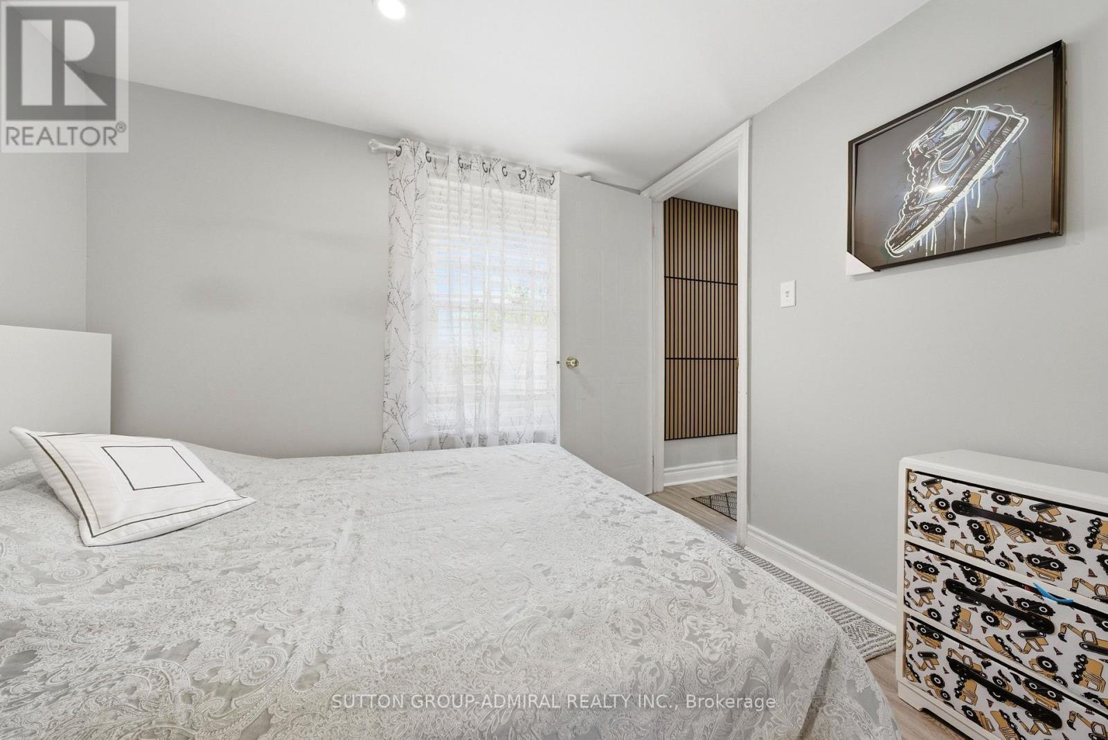 20 Brock Street E, Oshawa, ON - Indoor Photo Showing Bedroom