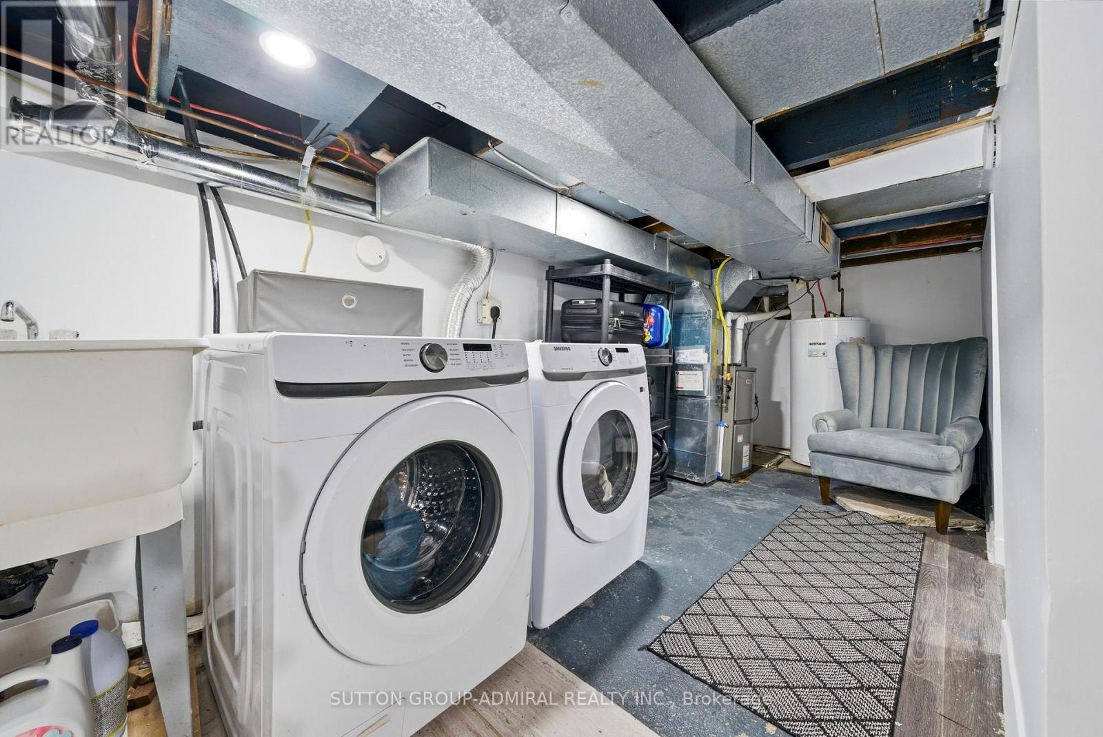20 Brock Street E, Oshawa, ON - Indoor Photo Showing Laundry Room