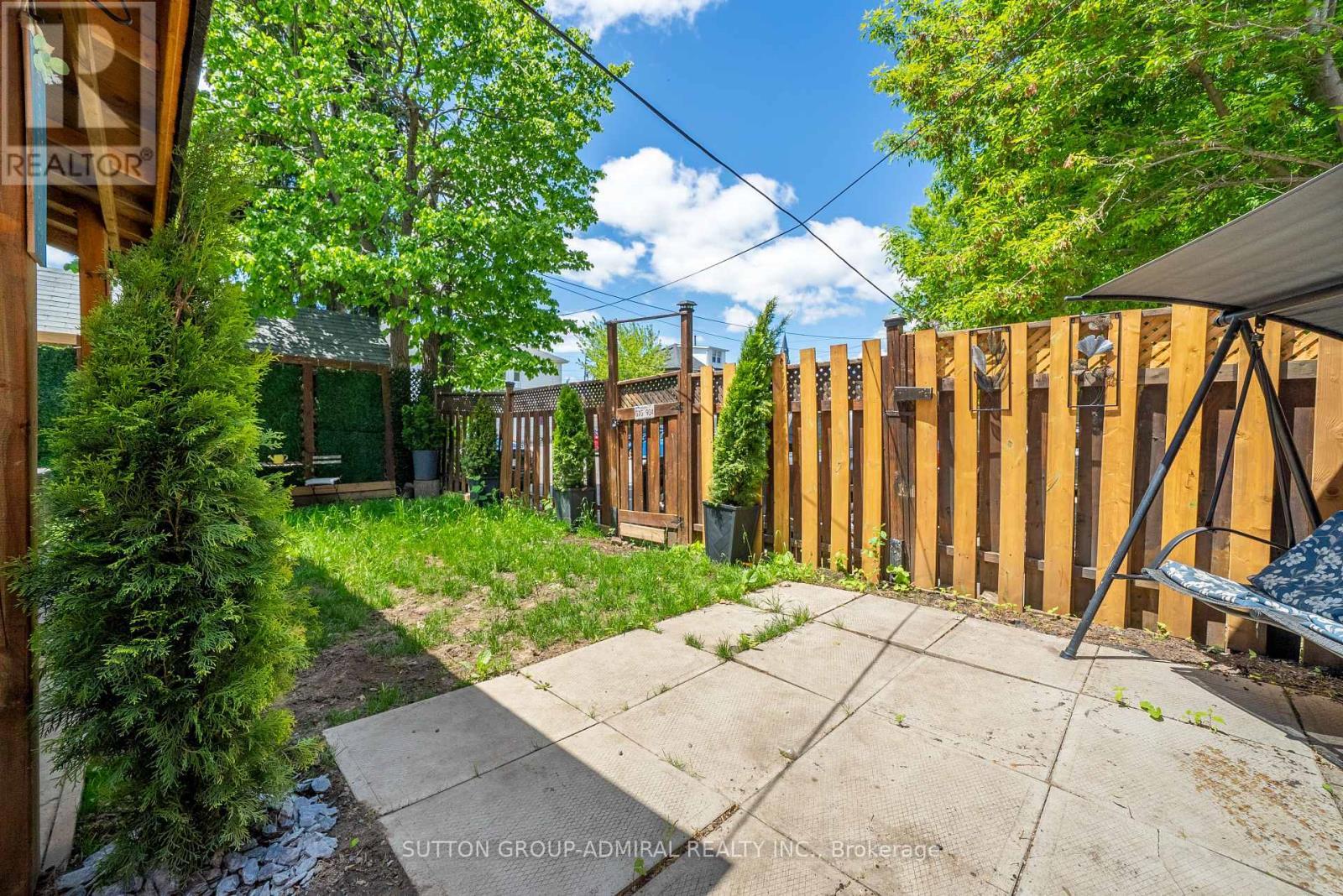 20 Brock Street E, Oshawa, ON - Outdoor