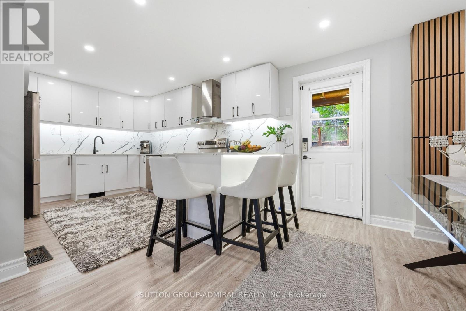 20 Brock Street E, Oshawa, ON - Indoor