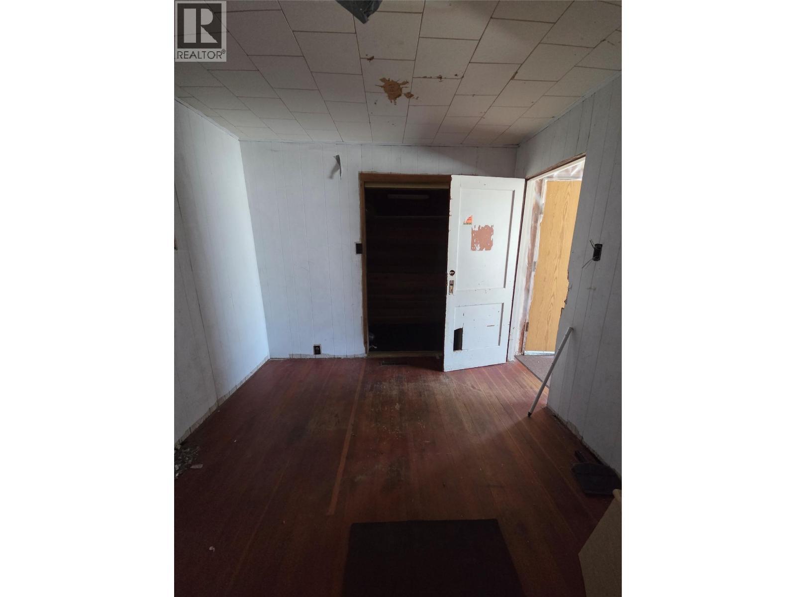 304 Mcanally Street, Trail, BC - Indoor Photo Showing Other Room