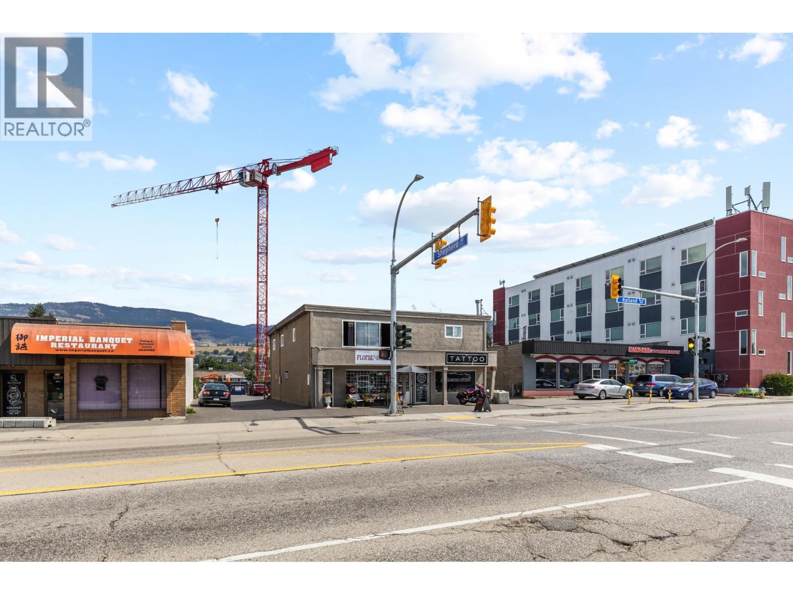 213-219 Rutland Road N, Kelowna, BC