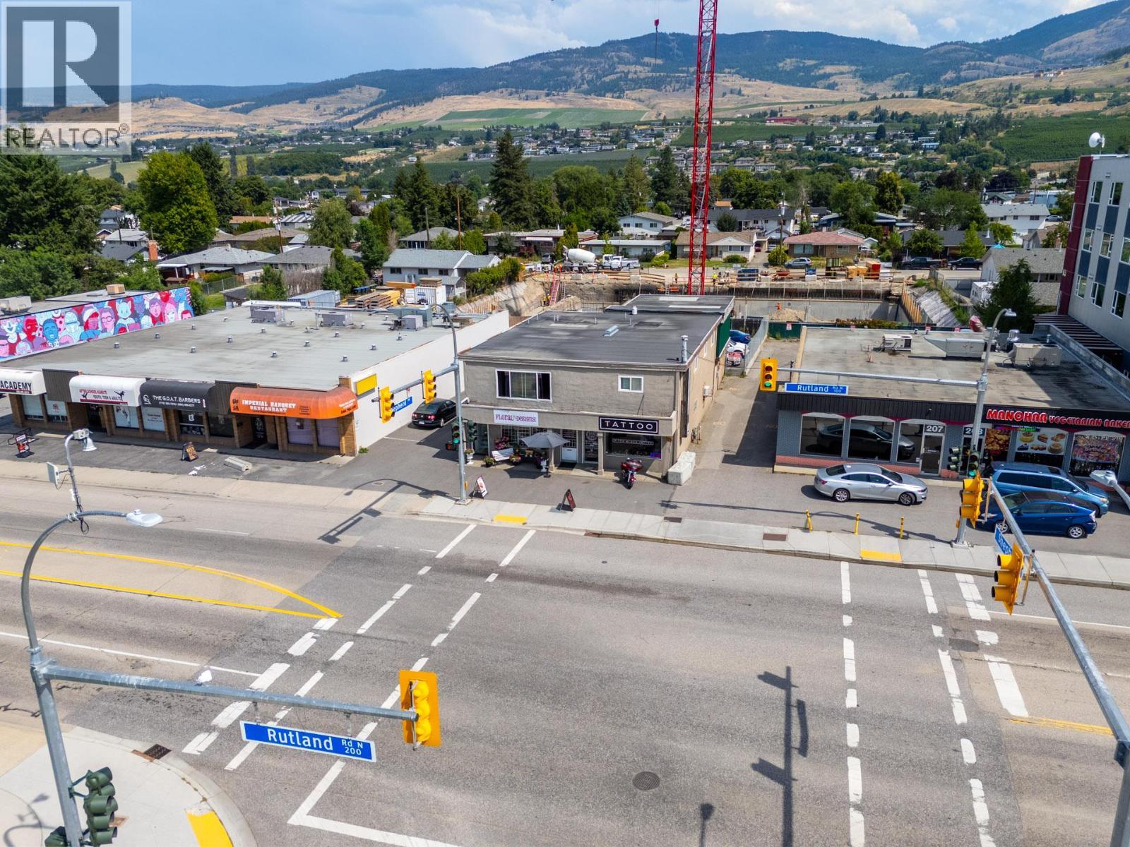 213-219 Rutland Road N, Kelowna, BC