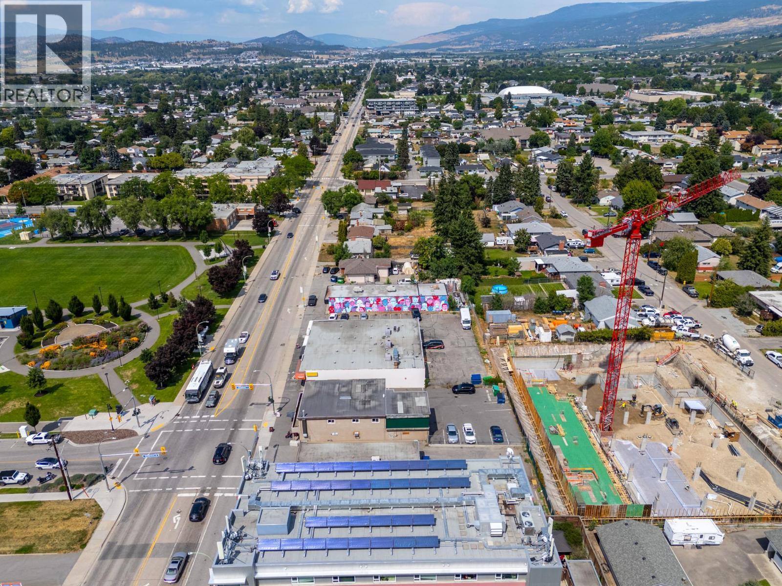 213-219 Rutland Road N, Kelowna, BC