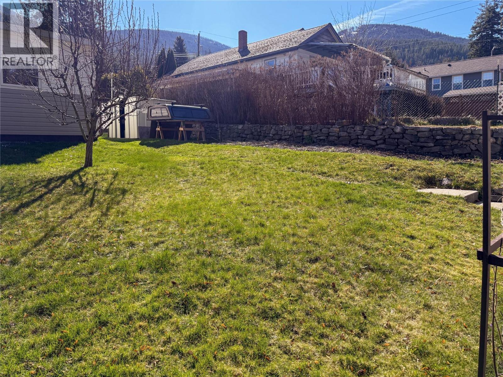 913 Sixth Street, Nelson, BC - Outdoor