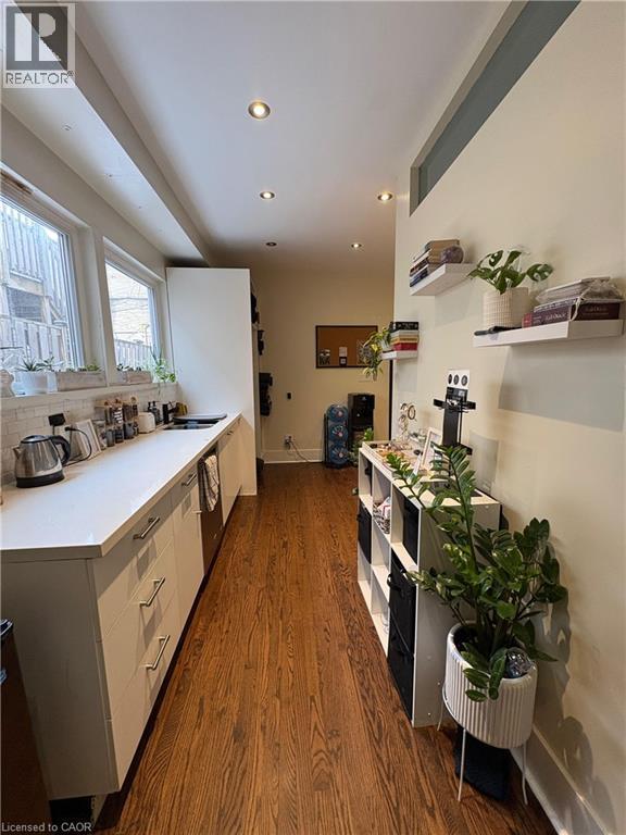 842 King Street W, Toronto, ON
