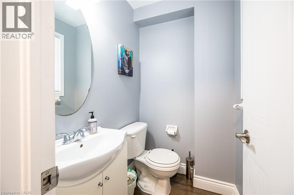 423 Veronica Drive, Kitchener, ON - Indoor Photo Showing Bathroom