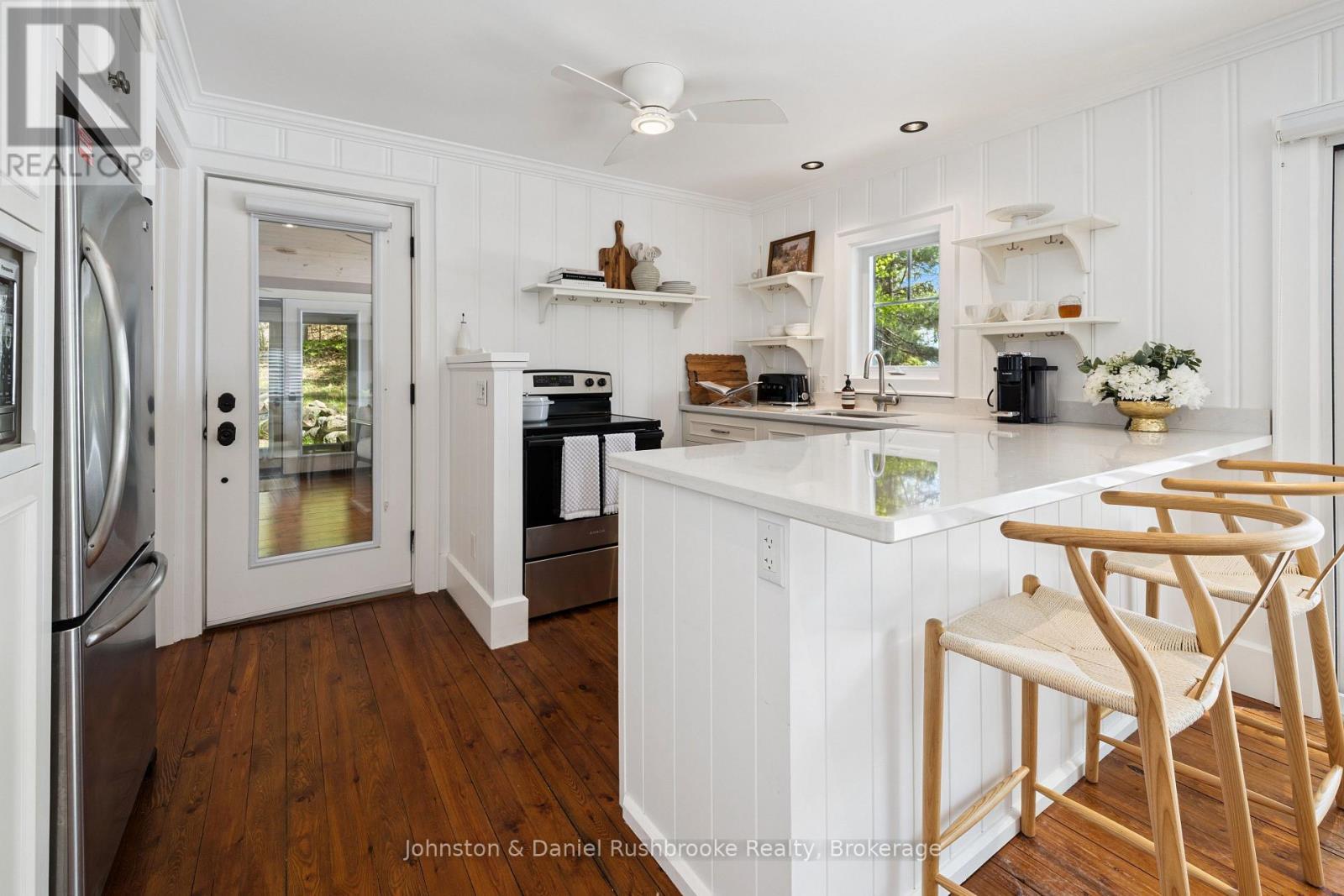 2 - 1032 Island Park Road, Muskoka Lakes (Medora), ON - Indoor Photo Showing Kitchen