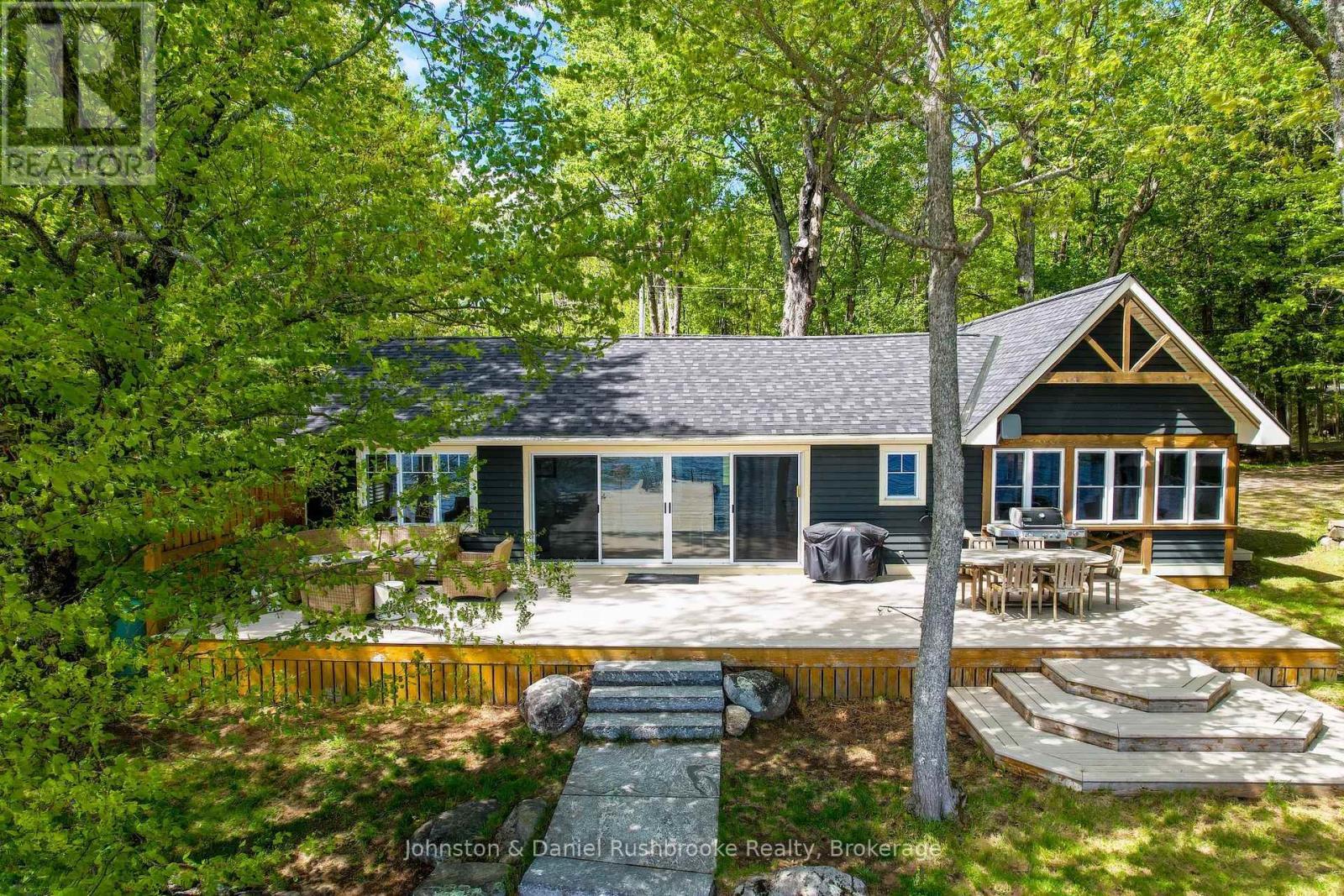 2 - 1032 Island Park Road, Muskoka Lakes (Medora), ON - Outdoor