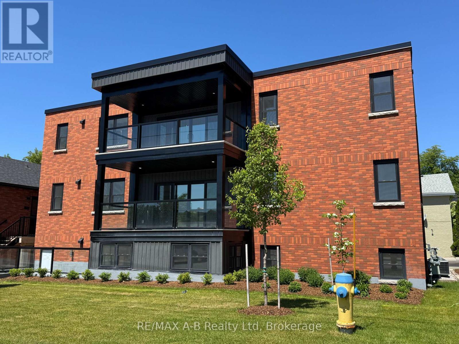 1 - 74A Church Street, Stratford, ON
