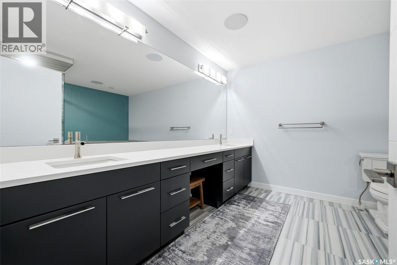 1609 Maple Hill Crescent N, Regina, SK - Indoor Photo Showing Bathroom