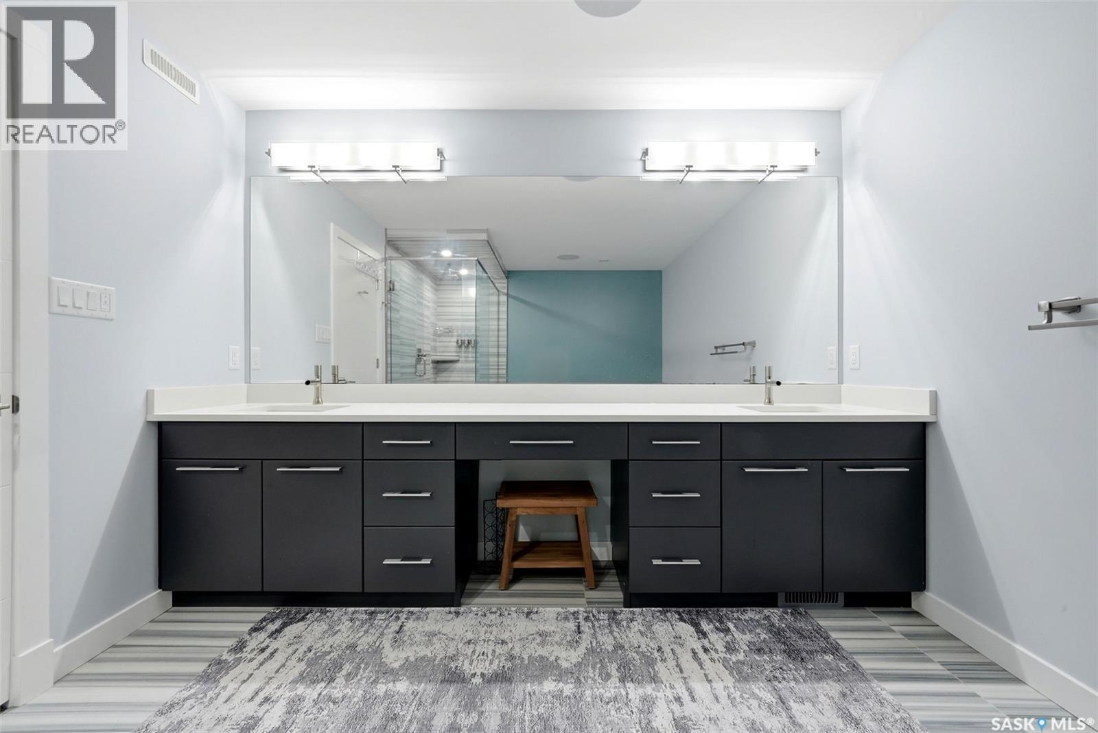 1609 Maple Hill Crescent N, Regina, SK - Indoor Photo Showing Bathroom