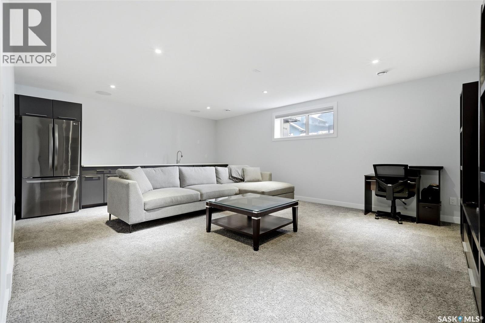 1609 Maple Hill Crescent N, Regina, SK - Indoor