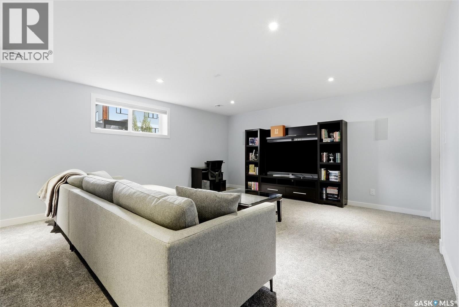 1609 Maple Hill Crescent N, Regina, SK - Indoor