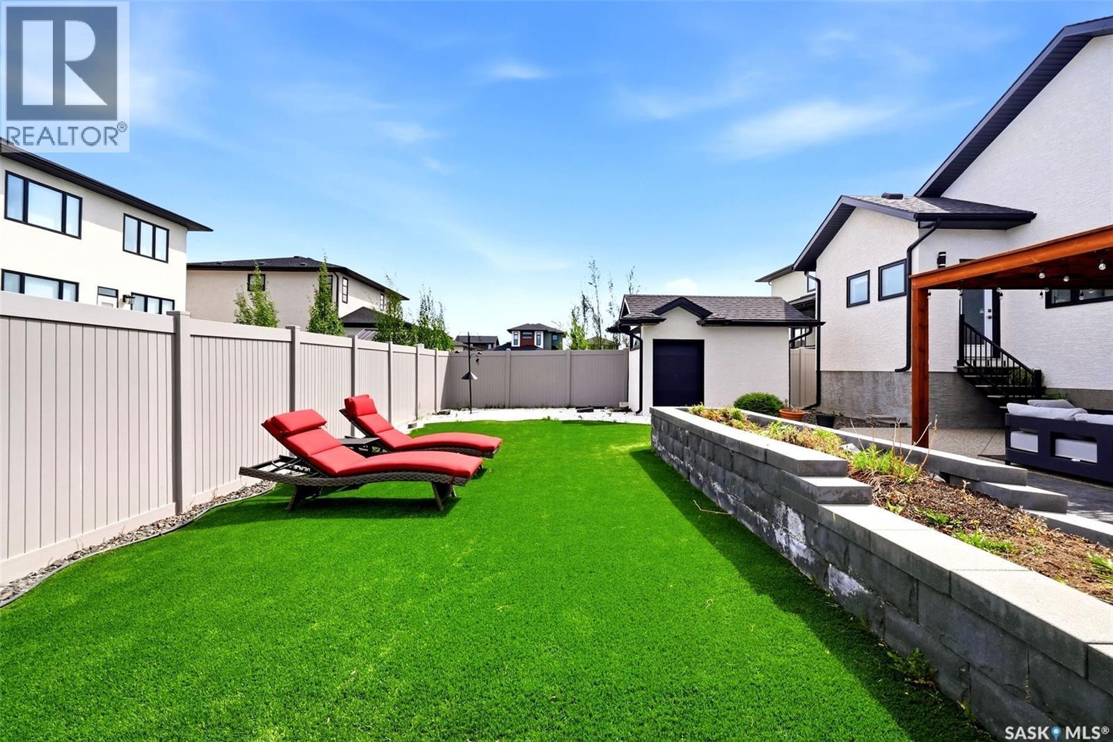 1609 Maple Hill Crescent N, Regina, SK - Outdoor