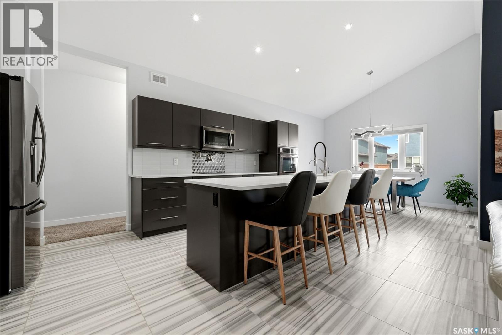 1609 Maple Hill Crescent N, Regina, SK - Indoor
