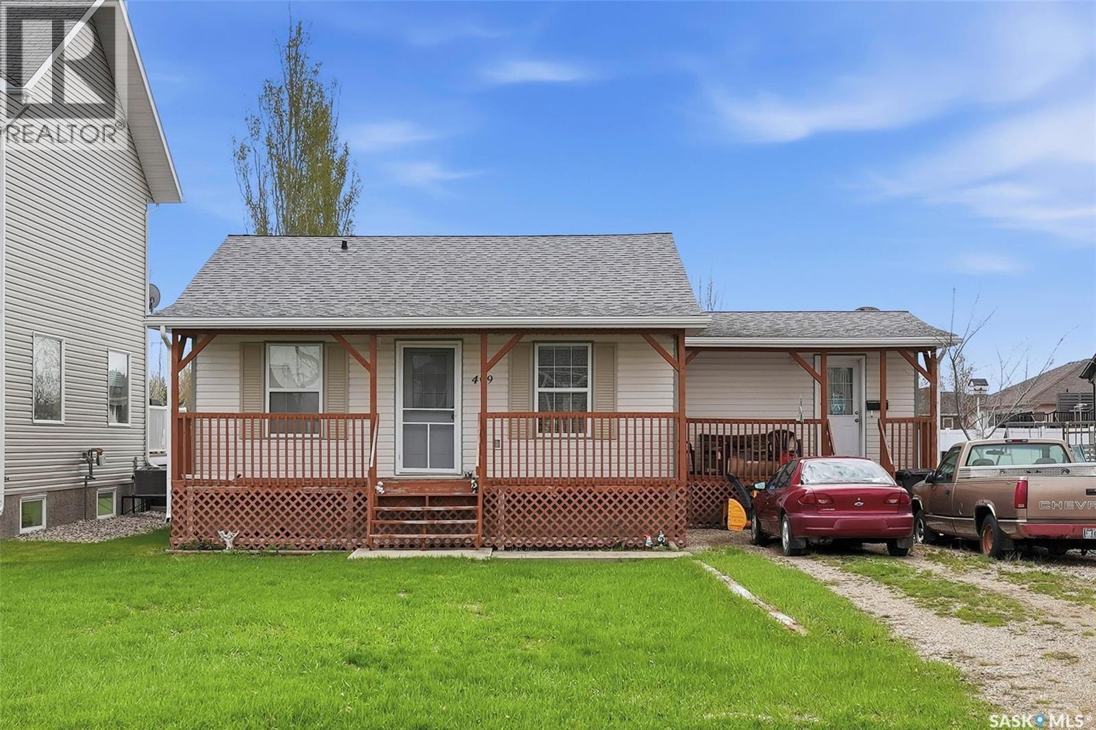 409 8Th Avenue W, Watrous, SK - Outdoor With Deck Patio Veranda