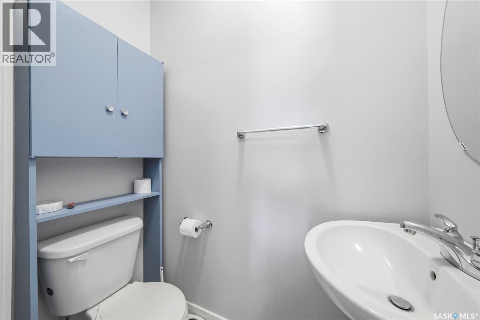 409 8Th Avenue W, Watrous, SK - Indoor Photo Showing Bathroom