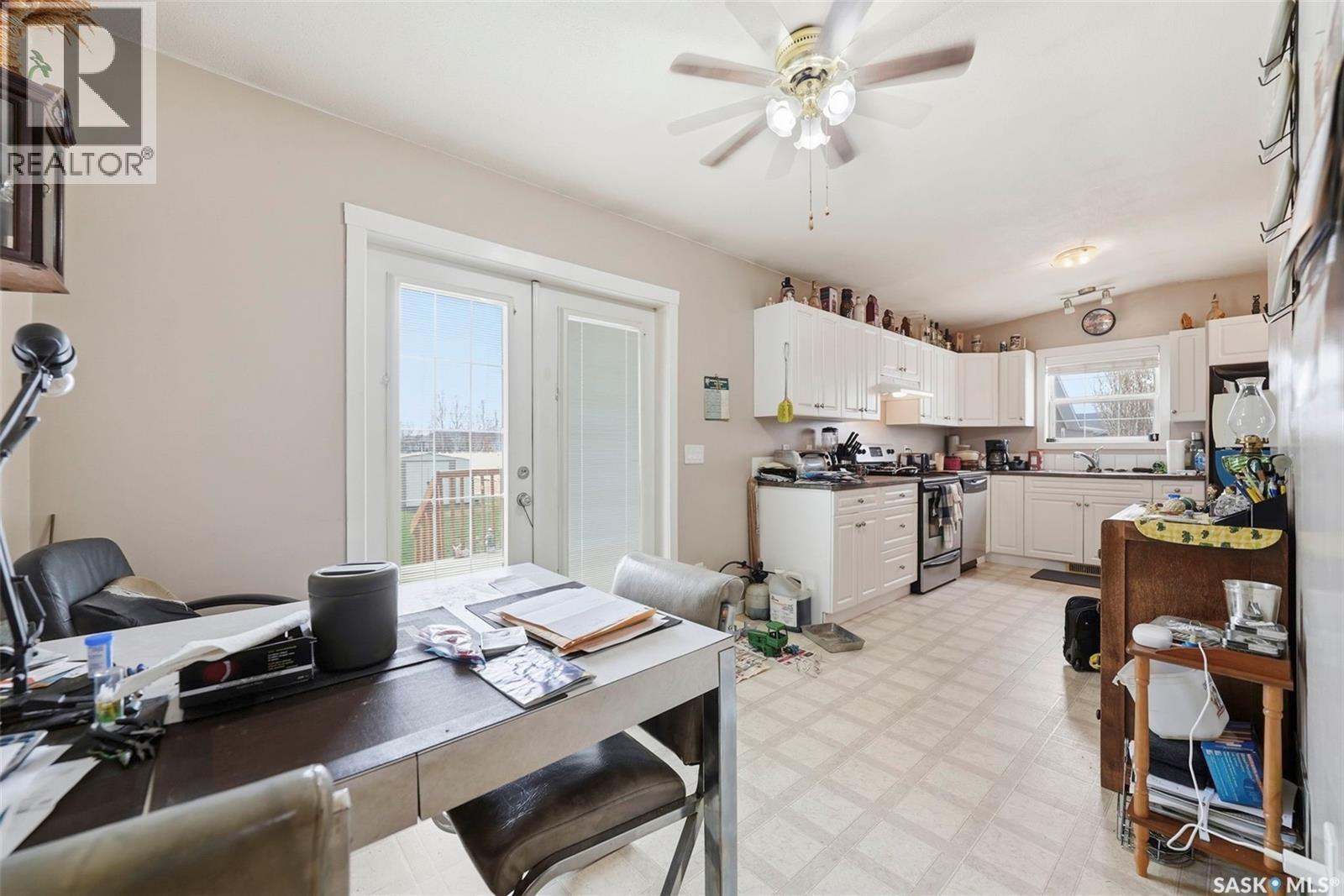 409 8Th Avenue W, Watrous, SK - Indoor