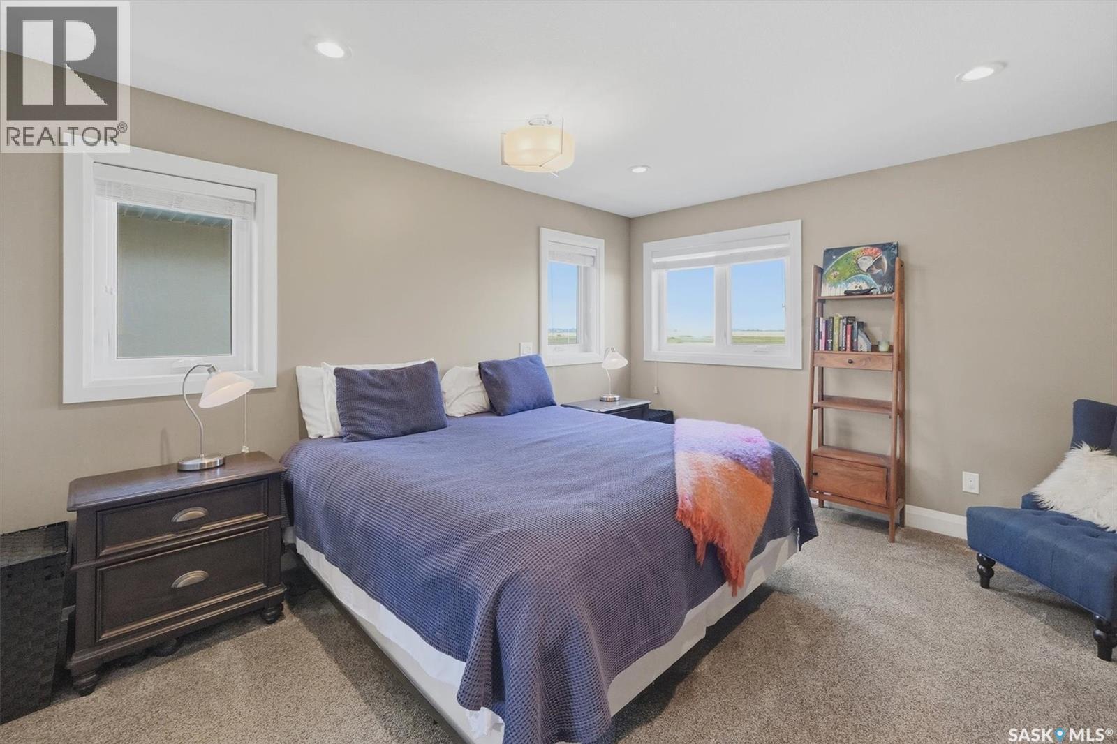 719 Salloum Crescent, Saskatoon, SK - Indoor Photo Showing Bedroom