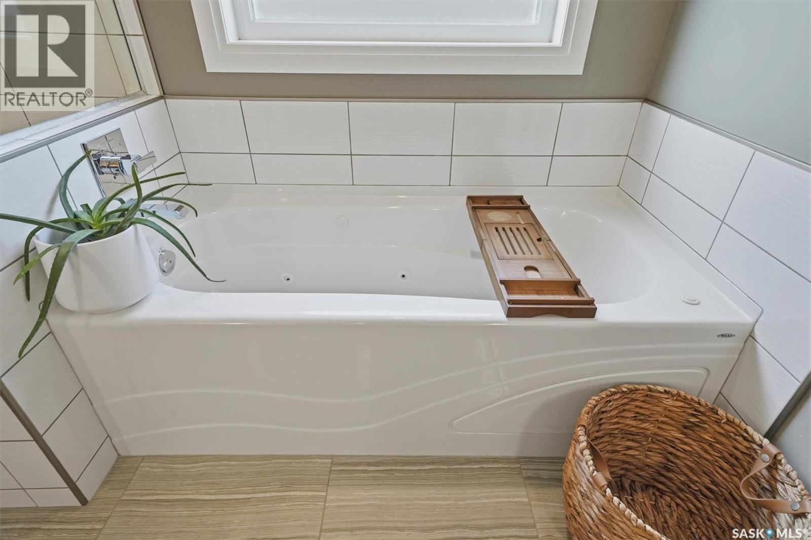 719 Salloum Crescent, Saskatoon, SK - Indoor Photo Showing Bathroom