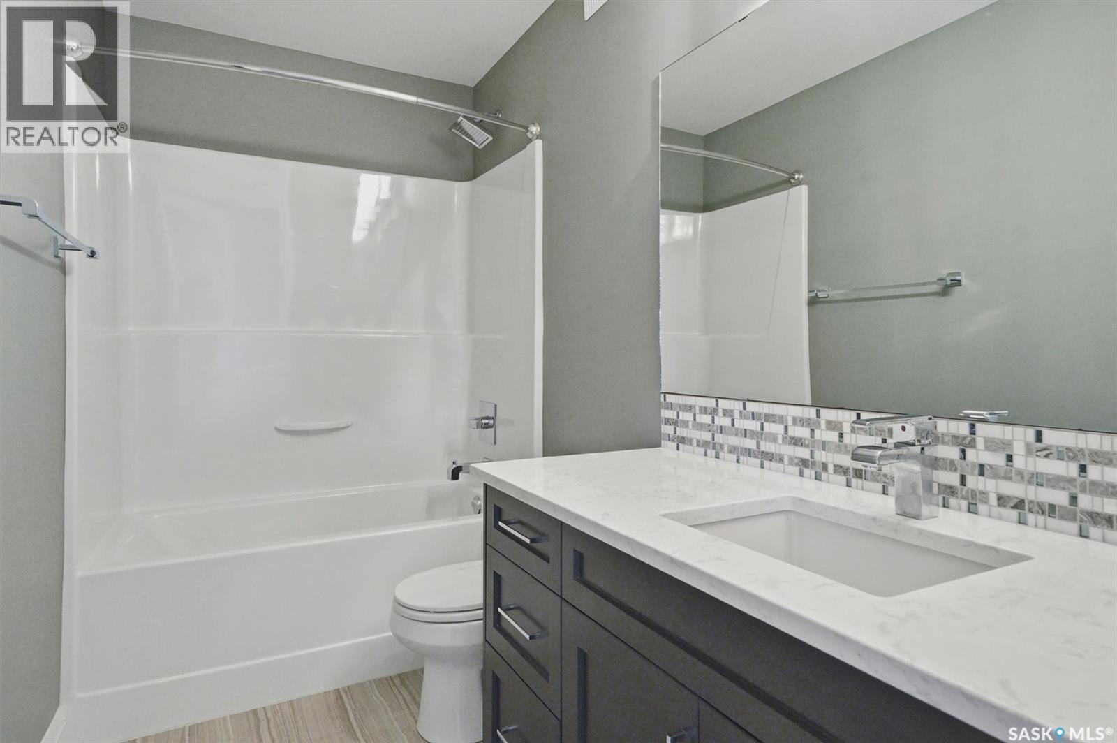 719 Salloum Crescent, Saskatoon, SK - Indoor Photo Showing Bathroom