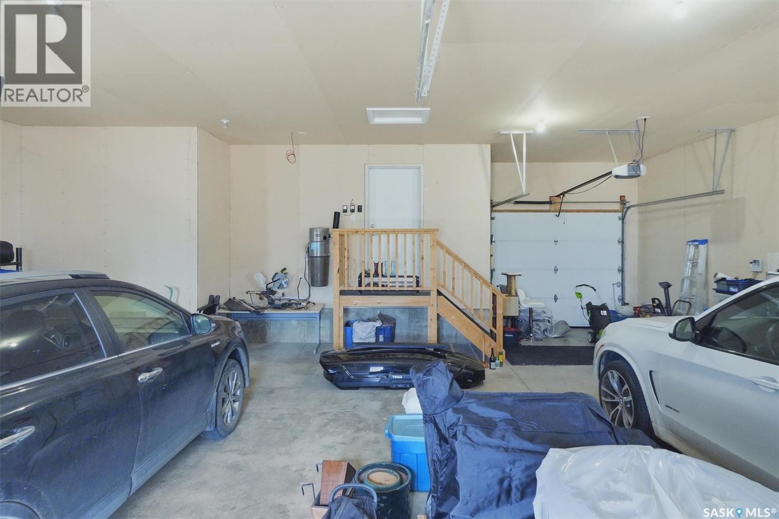719 Salloum Crescent, Saskatoon, SK - Indoor Photo Showing Garage