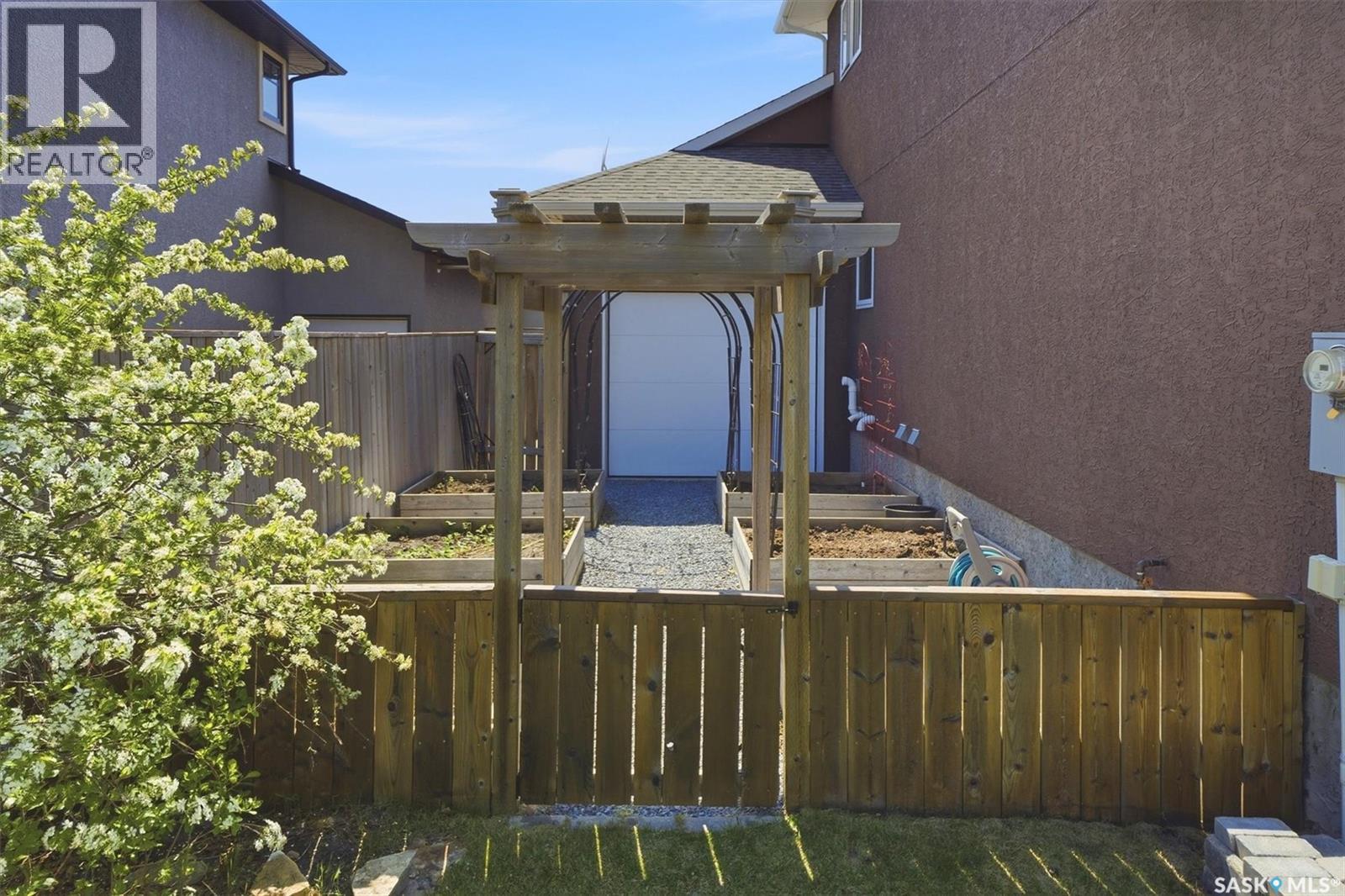 719 Salloum Crescent, Saskatoon, SK - Outdoor