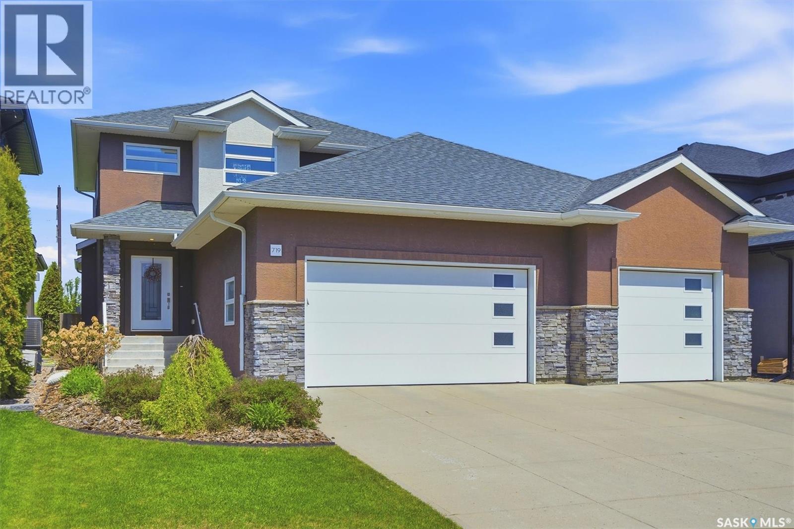 719 Salloum Crescent, Saskatoon, SK - Outdoor With Facade